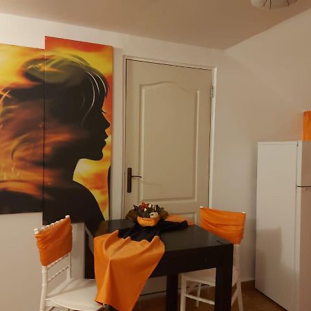 Legend Room Pucioasa Luaran gambar